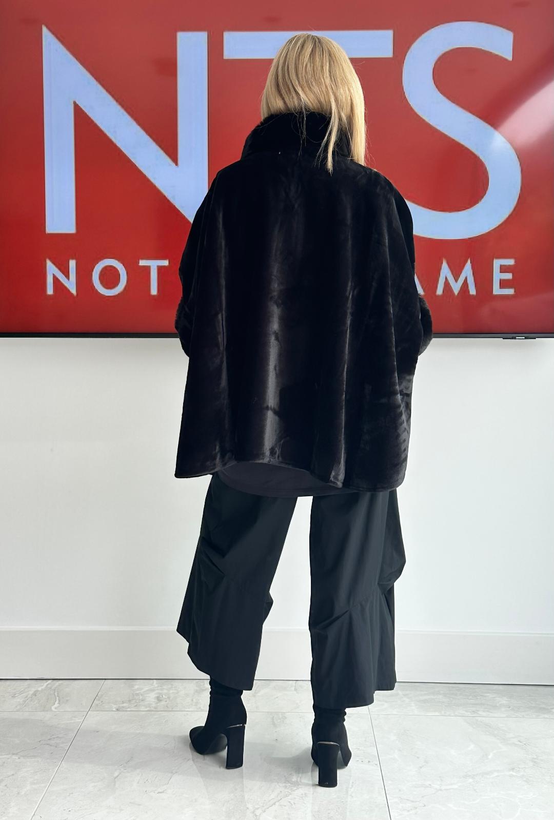 Faux Fur Cape (Pia Rossini Brand) - Image 3